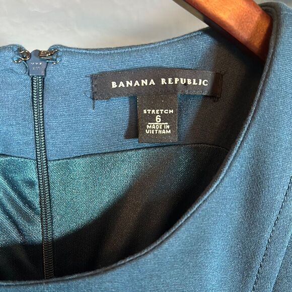 Blue Knee-Length Sleeveless Sheath Dress for Work - Picture 2 of 6